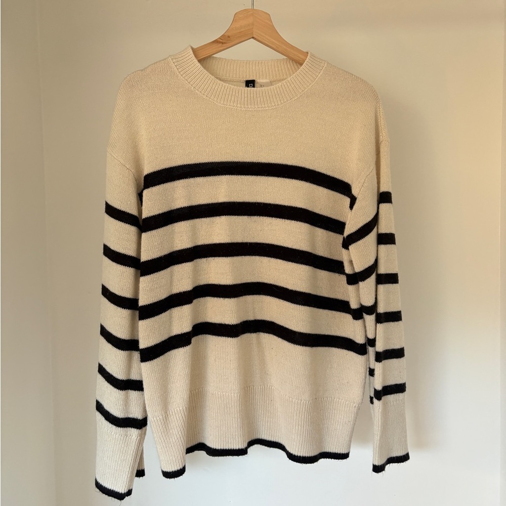 H&M White/Black Striped Sweater Size Medium
